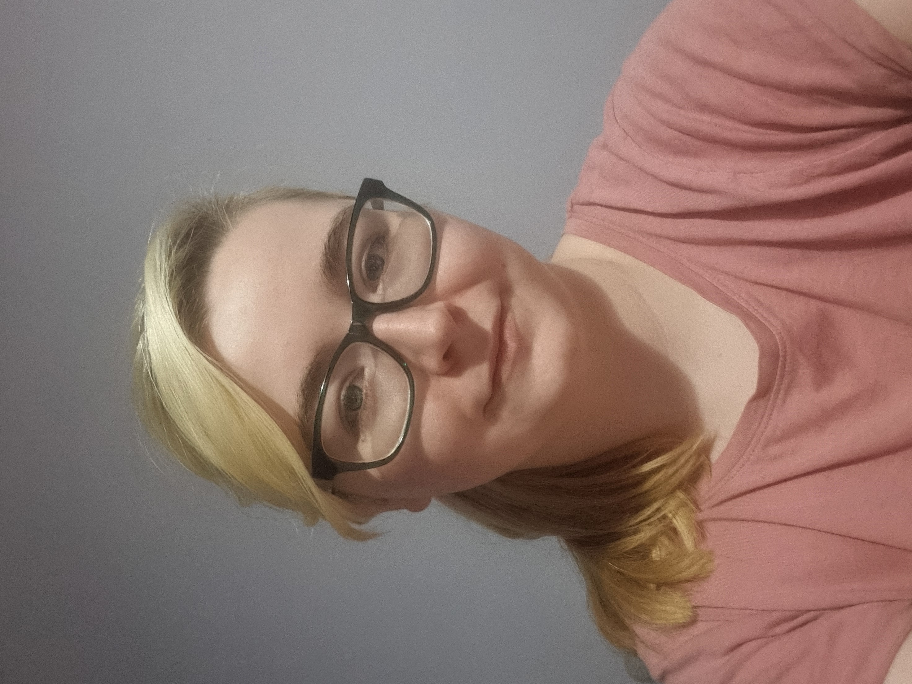 Lara Hoyle avatar